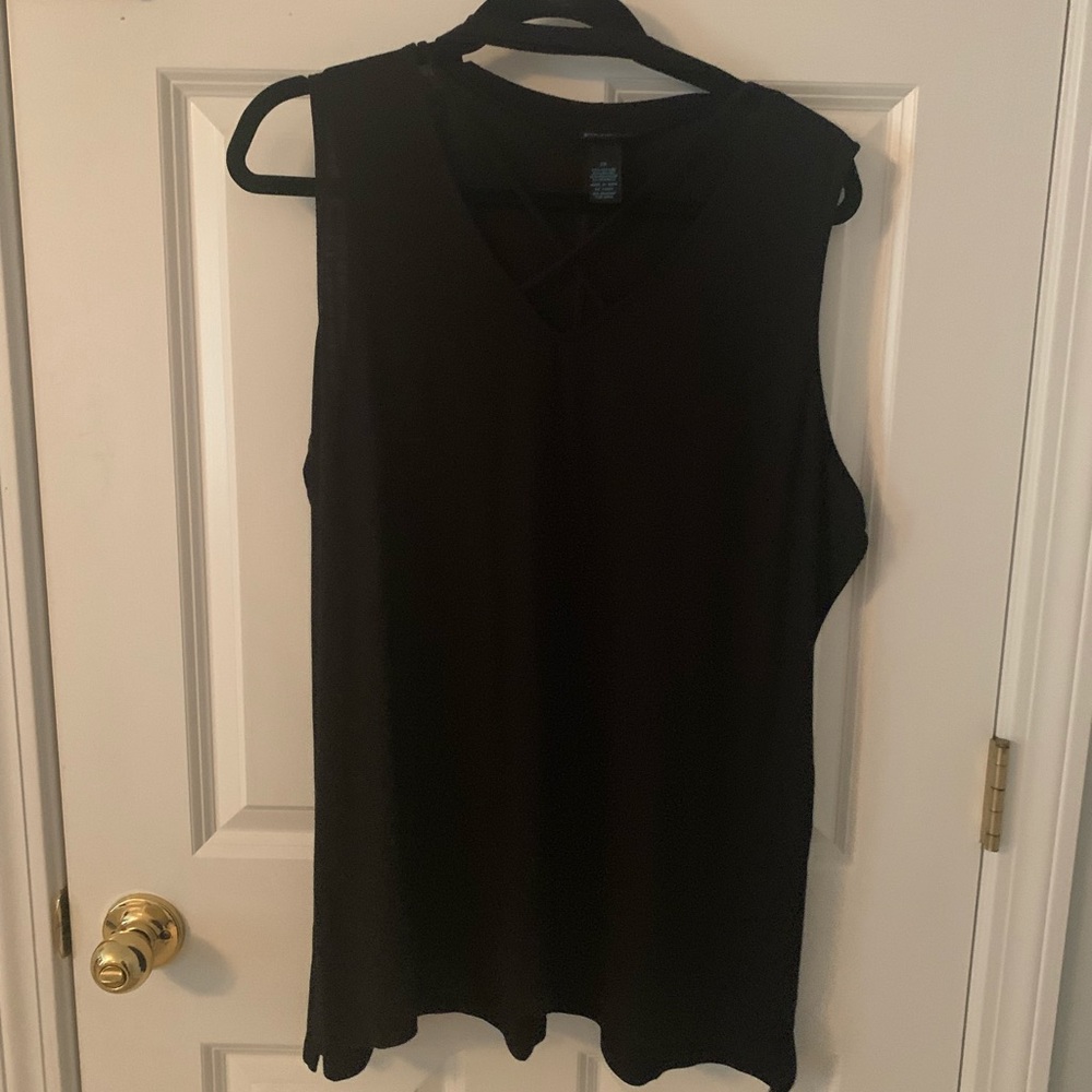RUE21 black tank top.